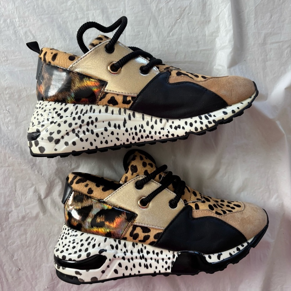 Steve Madden Cliff wedge Animal Print Sneakers SZ 7.5 Worn 1X Indoors - Picture 5 of 16